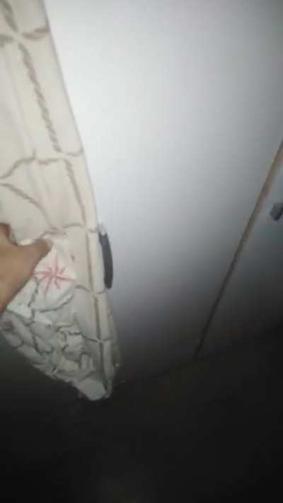 BEYLER DOLABIMDAN TUHAF SESLER GELİYOR YARDM EDİN AMK