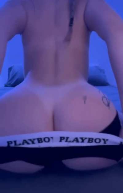 Kind of twerk that you can't resist