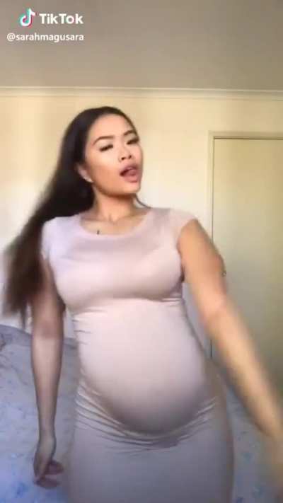 Pregnant Sarah 