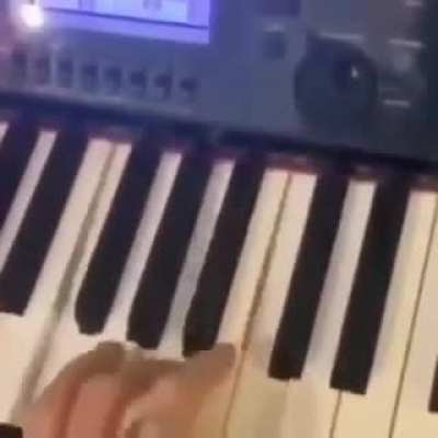 🎼