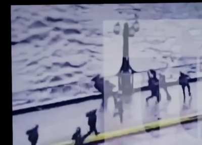 Video estabilizado de la agresión de carabinero a joven en el Mapocho