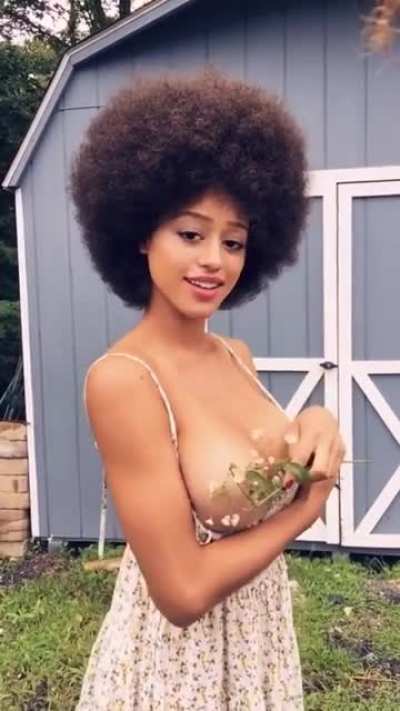 Ultra Sexy Farm Girl
