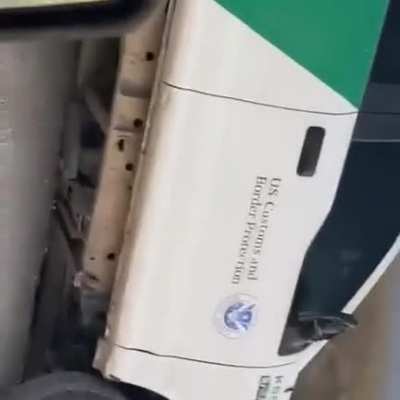Border Patrol just chilling
