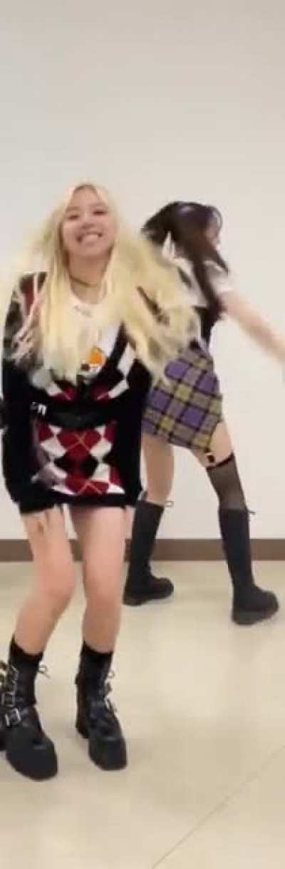 Nayeon & Chaeyoung