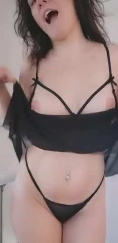 Little bit of teasing 🤤