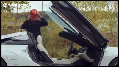 Как правильно садиться в BMW i8