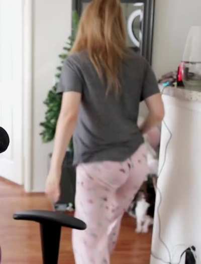 😳