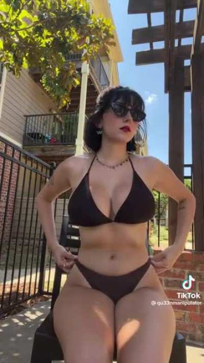 @qu33nmanipulator