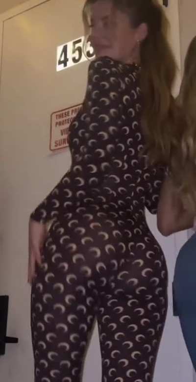 I would no joke pay her $10,000 to tie me up and wiggle and smother that ass all over my face
