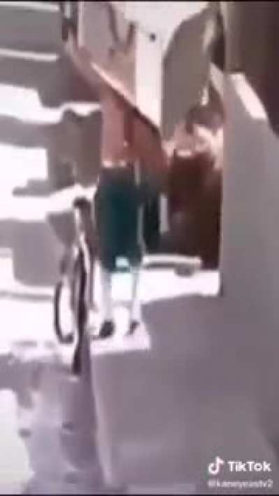 Hi
