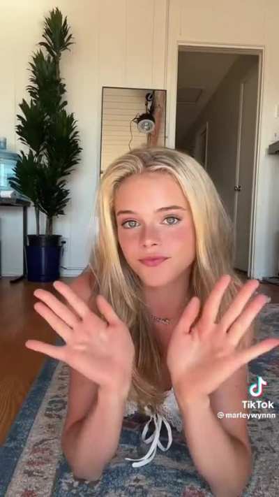 marleywynnn - Beautiful blond teen Soles!