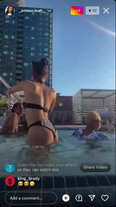 👀