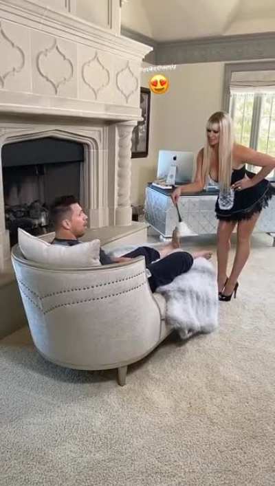 Miz just out there living his best life