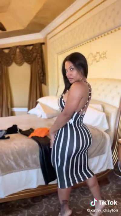🤍🖤🍑