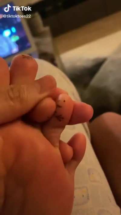 Toes!