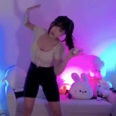 Aria bouncing booba