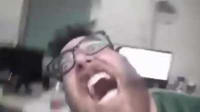 Meu amigo disse que esse sou eu do futuro, e o pior é que ele tá certo