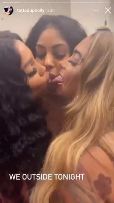Imagine a foursome with all them 🥴🥴