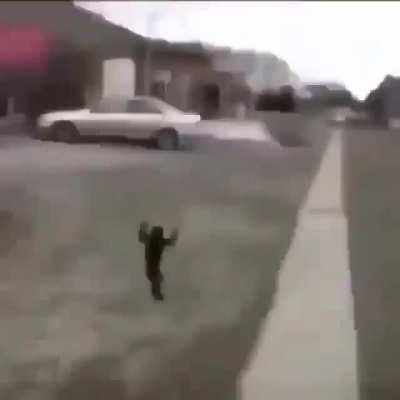 Monke saliendo de Latinoamérica, parece que por fin alguien lo consiguió 😎