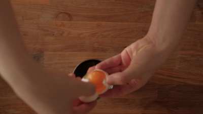 A festive drink idea from u/Cha<wbr>rlott<wbr>eLike<wbr>sPiss . See the comments for links to her other video clips making drinks with pee