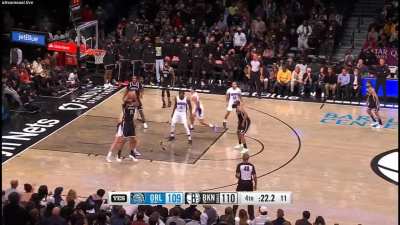 [Highlight] LaMarcus Aldridge is too big for the Magic as he hits two clutch shots in the paint