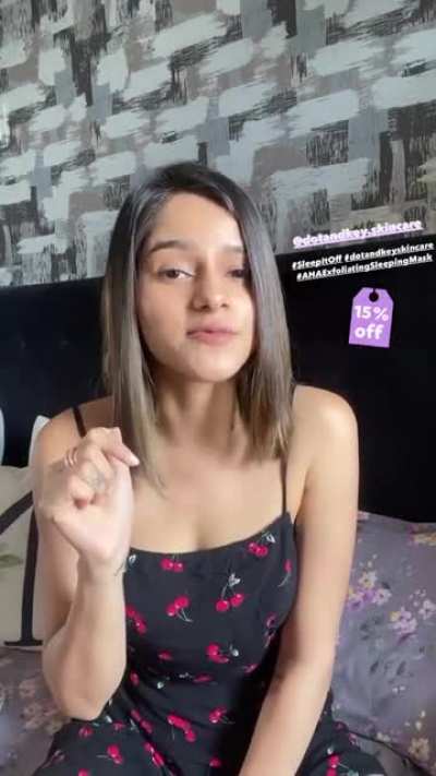 she definitely knowss ( jiggle part 2)