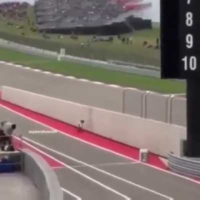 This slow mo