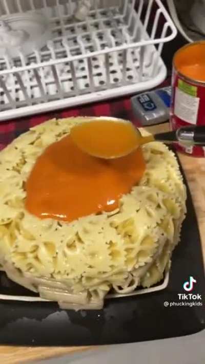 pasta cake 🤢