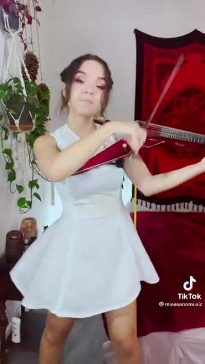 WAH pedal on an electric violin