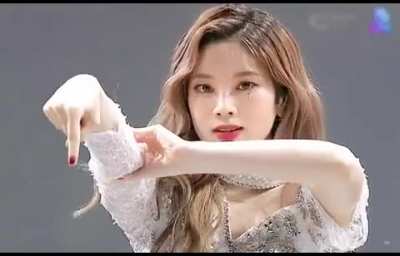 Dahyun with this look