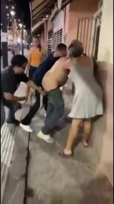 Ну а как же иначе усмир<wbr>ить хулиг<wbr>ана ?