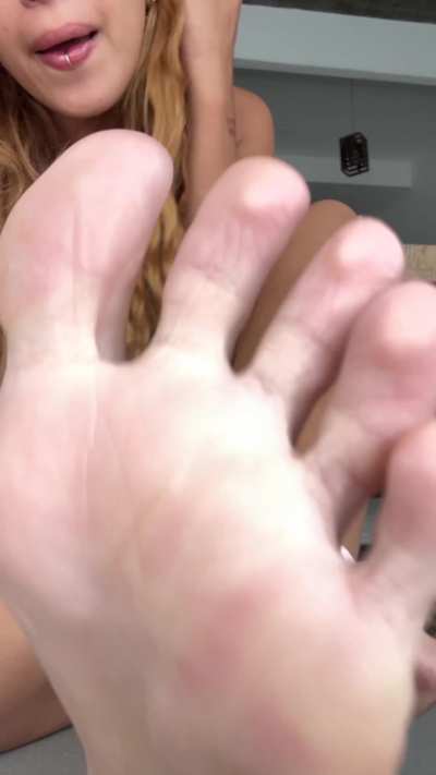 Nothing starts my morning better than smelling my feet… I’m hooked