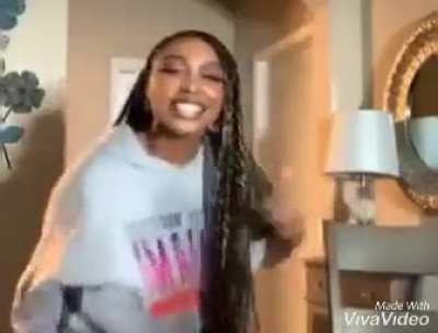 twerking on live