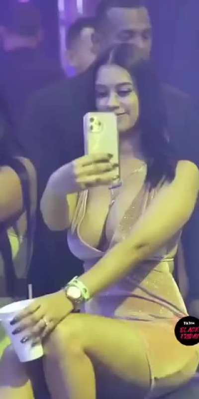 I hope someone here knows her name