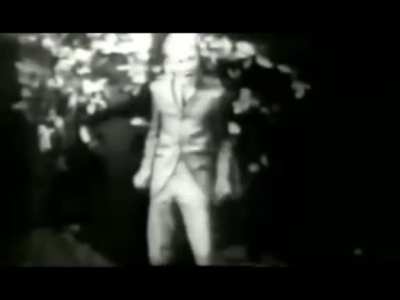 Essa musica e ingrivel.