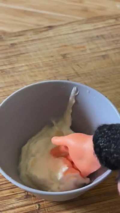 Oh yeah, baby.. spread that mayo.