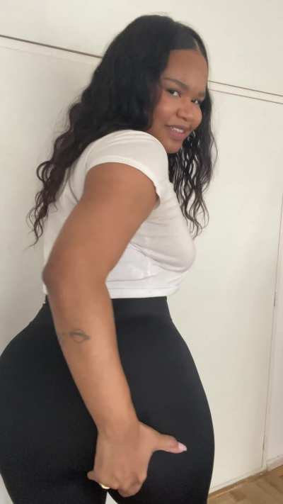 get ready to receive this smelly fart, where do you want it baby?