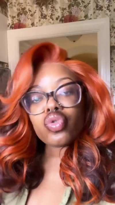 💋