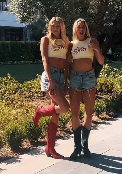 Lexie Hull and Sophie Cunningham