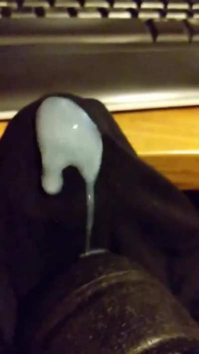 Fuuuck, vibrators make me cum so much! 👀😜🍆💦💦<wbr>💦