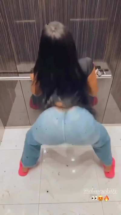 Just throwing that thang<wbr>🫠💦💦