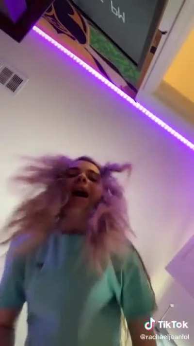 Only the most shameless girls are partaking in this next tik tok trend | @rach<wbr>aelje<wbr>anlol