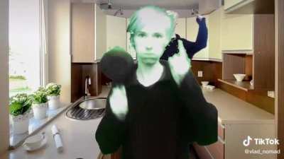 Take your pan and dance with mee