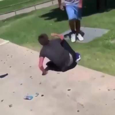 I dont recall my school yard fights being this entertaining. Kids have it too good these days.