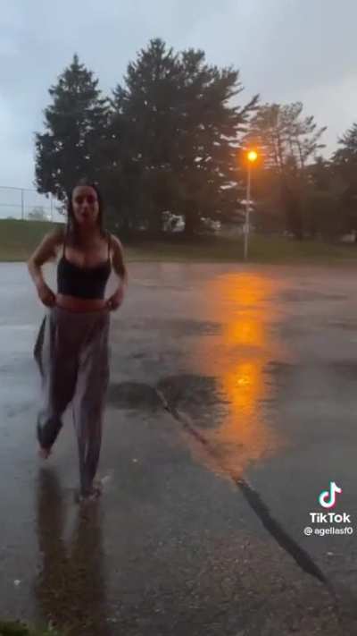 😳