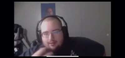 This pro rape twitch streamer🤢🤮