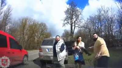 Parents were speeding to the hospital with their unconscious child. The police, initially pulling over the car for speeding, rush the kid to hospital instead.