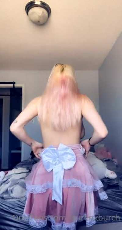 L.a.u.r.e.n is a naughty lil bunny - name on vid