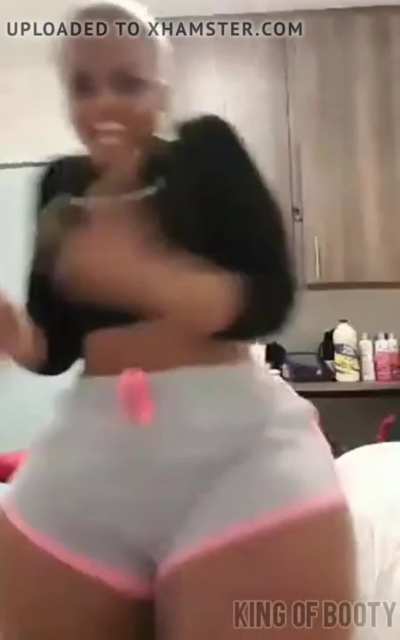 🏀🏀 Got big ass from south Africa 🏀🏀 you can't look away on this one