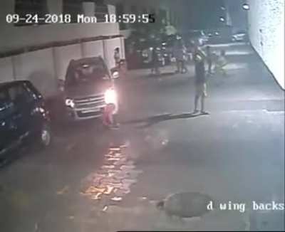 Car wali aunty